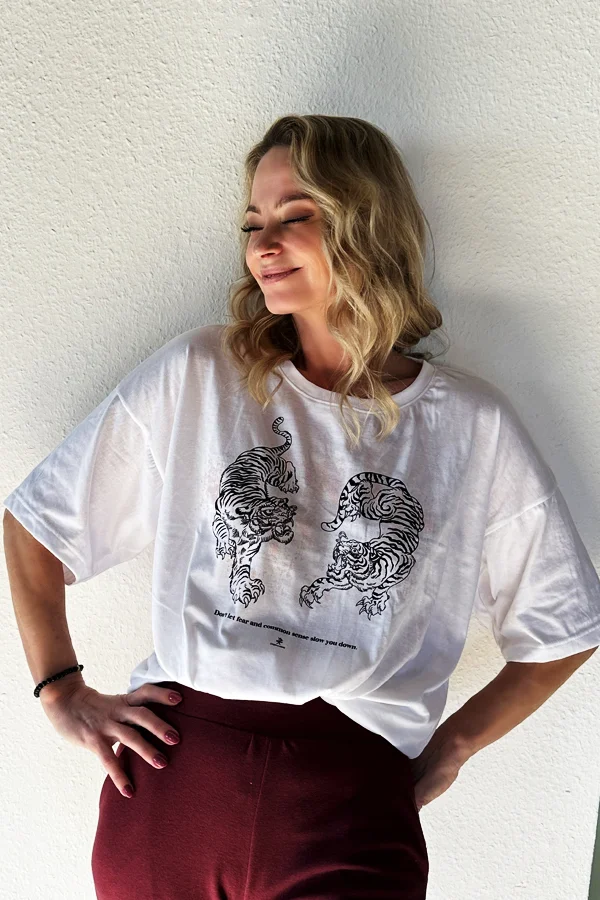 Oversized T-Shirt with prancing tigers print